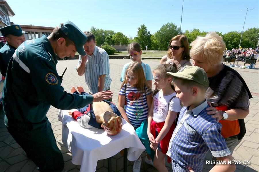 Городской праздник "Детство -- это Я и Ты" в Минске