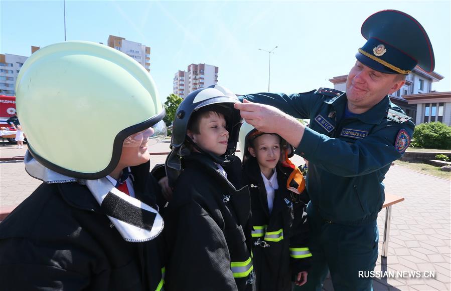 Городской праздник "Детство -- это Я и Ты" в Минске