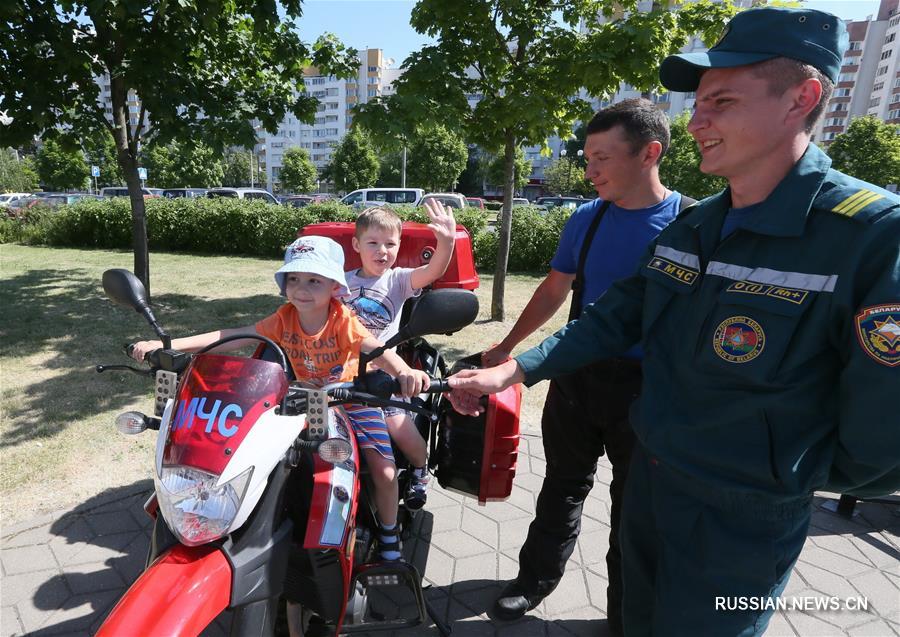Городской праздник "Детство -- это Я и Ты" в Минске