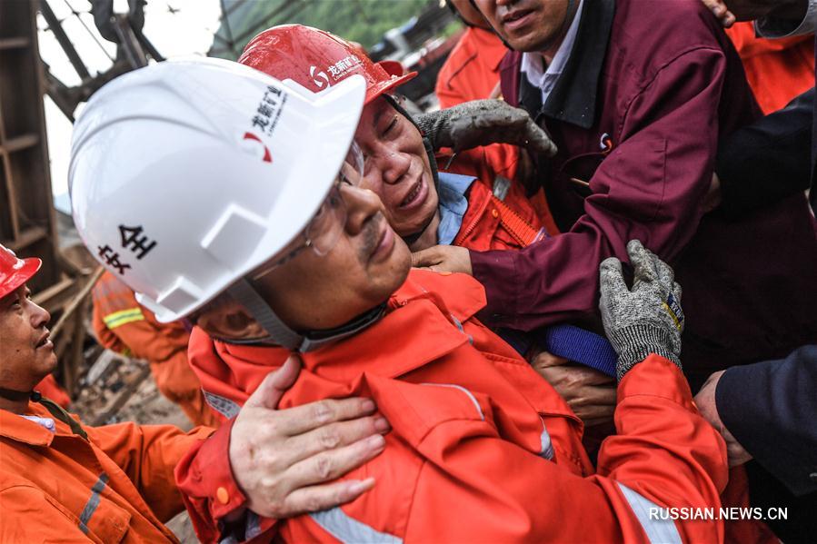 23 шахтера были спасены после взрыва на железном руднике в провинции Ляонин на северо- востоке Китая