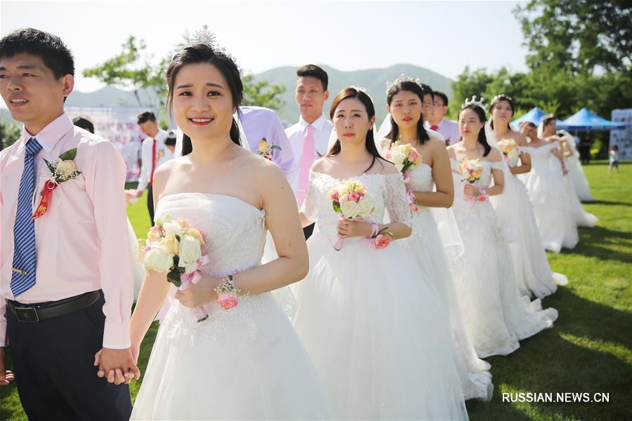 Благотворительная коллективная свадьба в Шицзячжуане