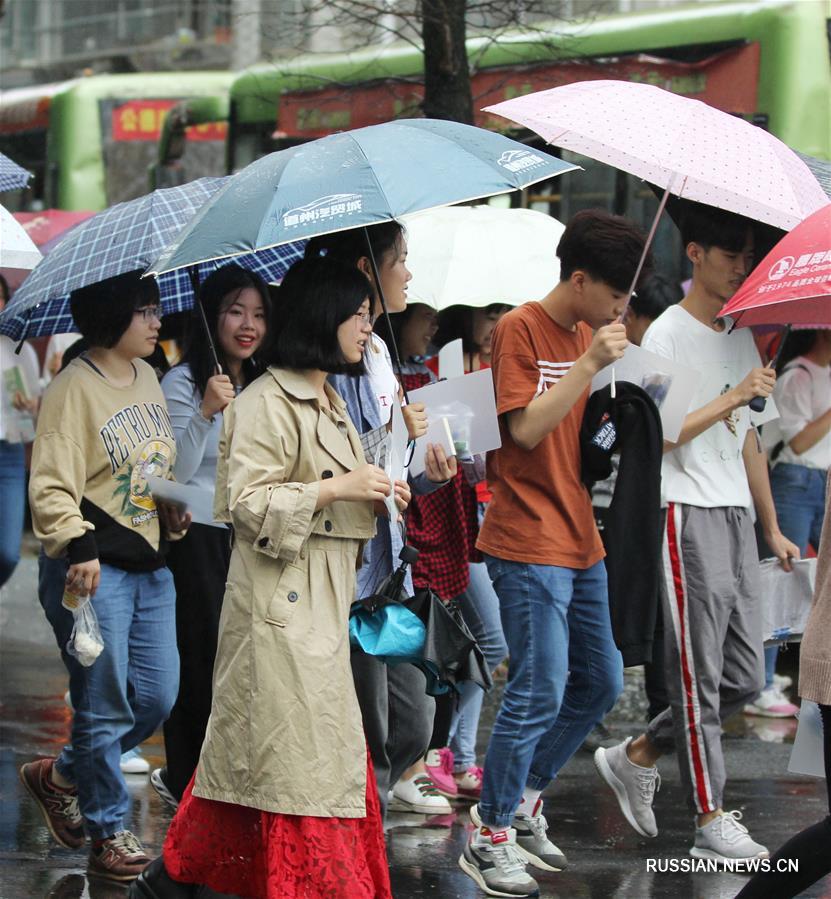 В Китае начались госэкзамены "гаокао"