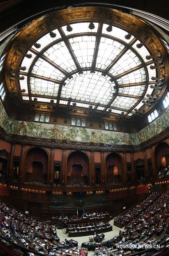 Новое правительство Италии получило вотум доверия в двух палатах парламента