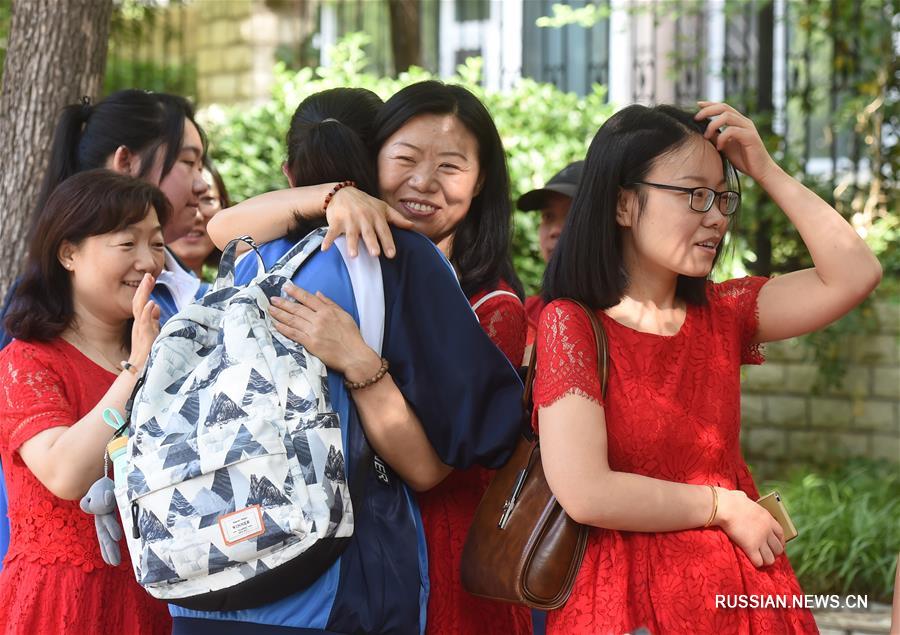 Эмоциональные мгновения госэкзаменов "гаокао"