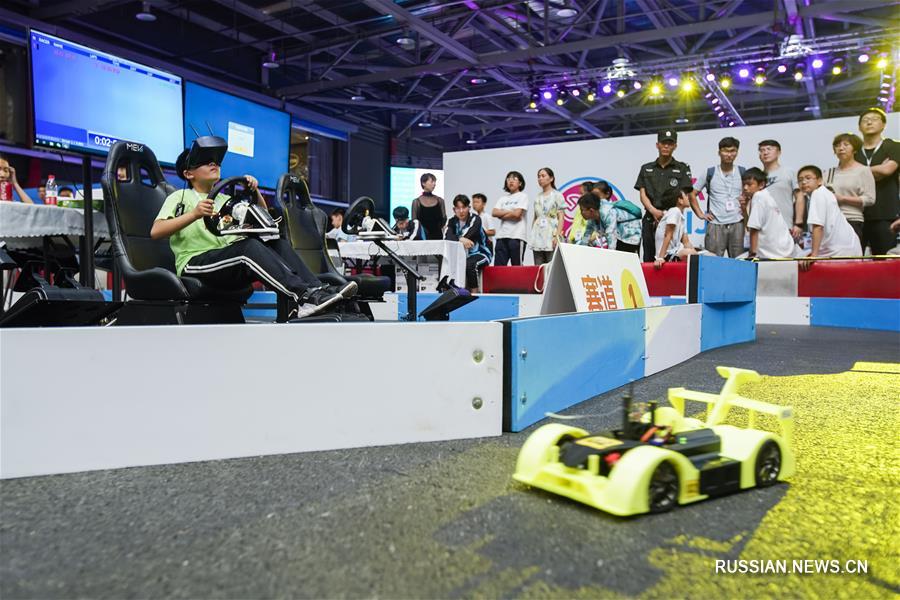 В Пекине стартовал конкурс научно-технических новаторов из начальных и средних школ