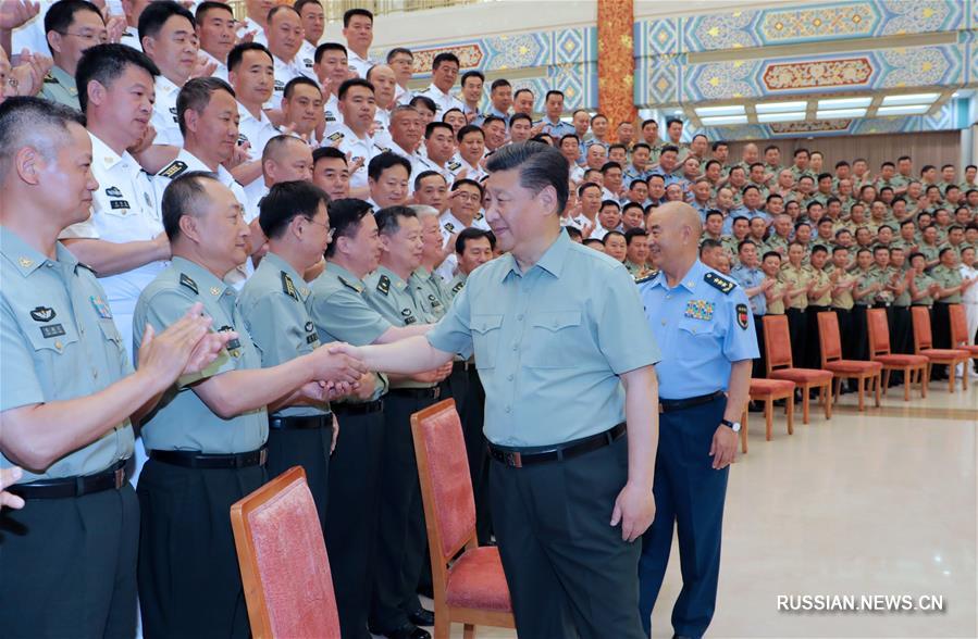 Си Цзиньпин встретился с высшим командным составом частей НОАК в провинции Шаньдун