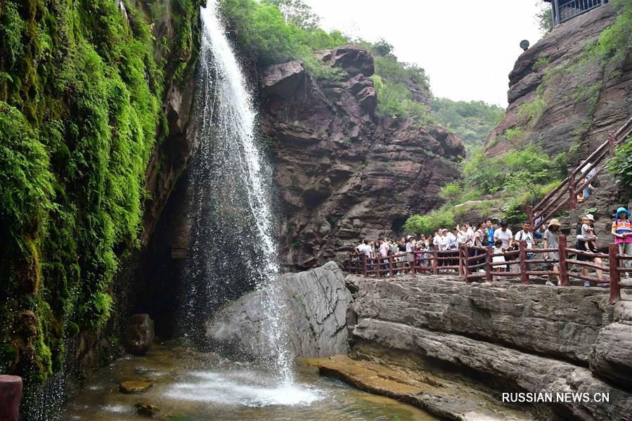 Пейзажи ущелья Хунши в провинции Хэнань