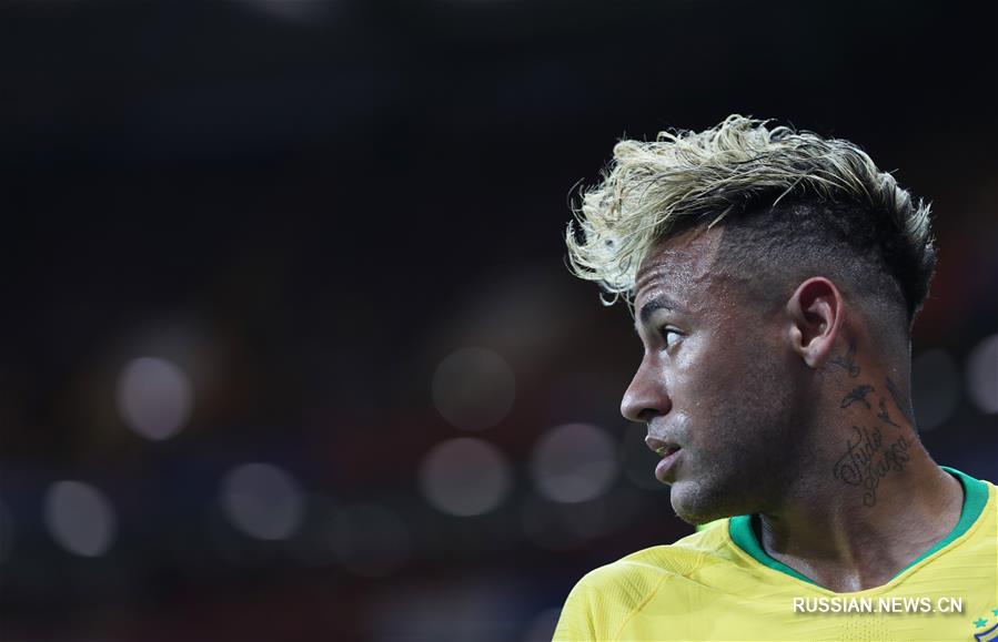 Футбол -- ЧМ-2018, группа E: лидер бразильцев Неймар в матче против Швейцарии 