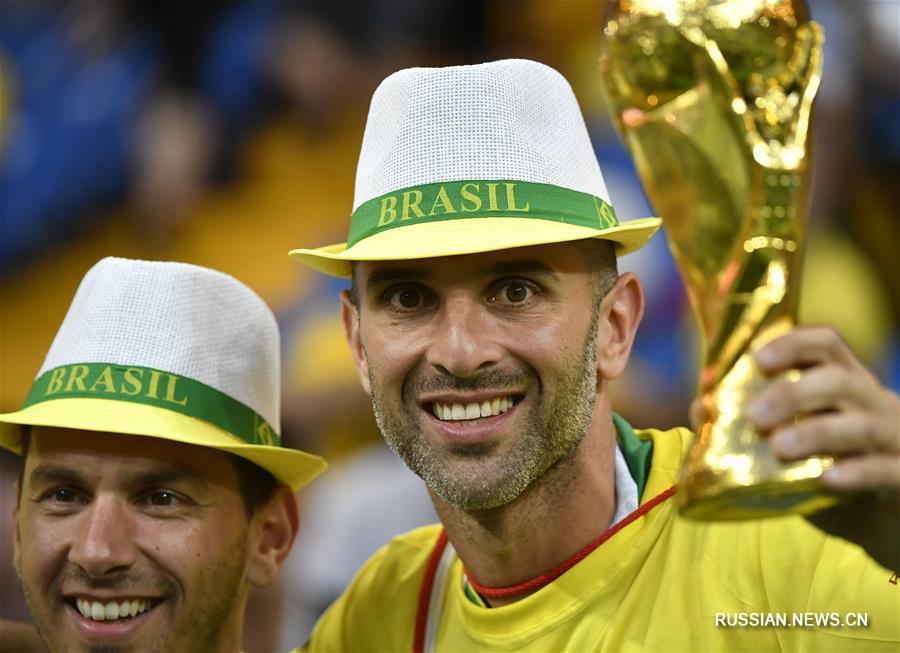 Футбол -- ЧМ-2018, группа E: болельщики на матче Бразилия -- Швейцария