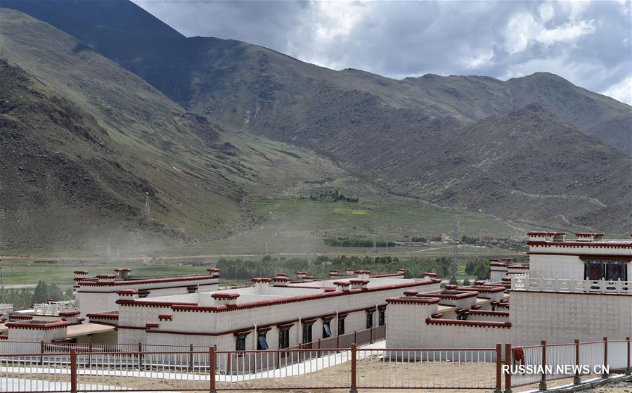 Сельские жители переселяются с территории высокогорного природного заповедника в  Тибетском автономном районе 