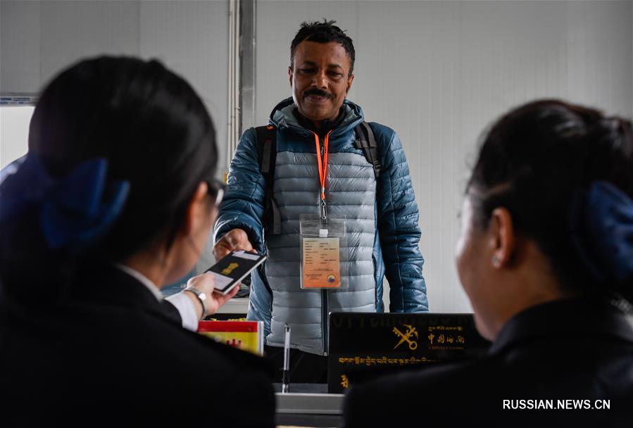 Первая в 2018 году организованная группа паломников из Индии пересекла границу с  Китаем