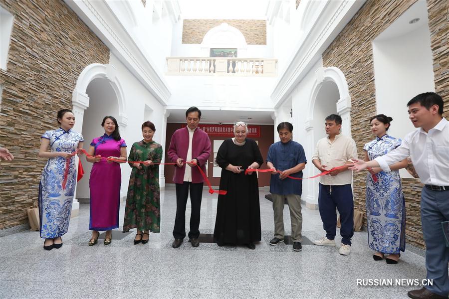 В Белорусском национальном художественном музее открылась выставка произведений китайских каллиграфов и художников