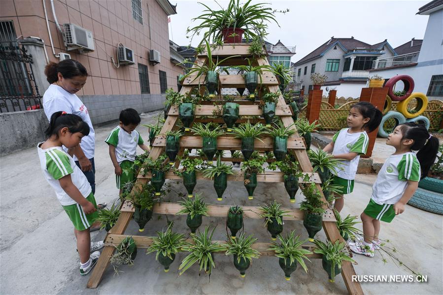 Малыши из уезда Чансин учатся раздельному сбору мусора