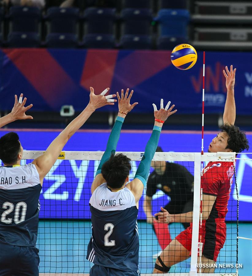 Китайские волейболисты победили сборную Японии в матче Лиги наций в Цзянмэне  