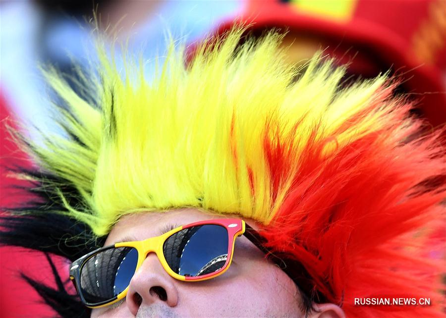 Футбол -- ЧМ-2018: фанатские головные уборы