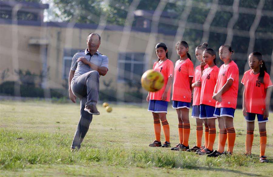 Футбольная мечта девочек из крестьянских семей