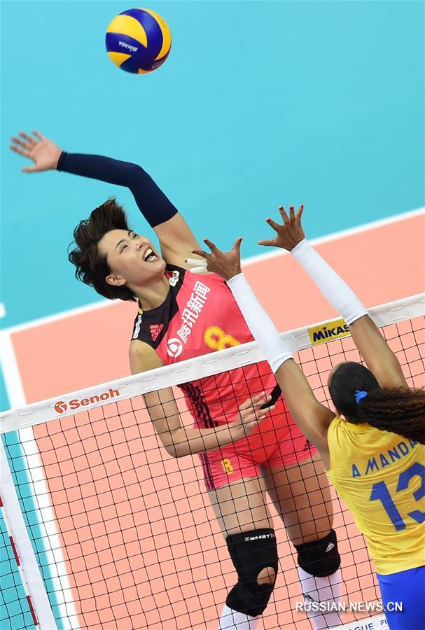 В групповом матче финального этапа женской волейбольной Лиги Наций китайская сборная  проиграла бразильской команде со счетом 0:3