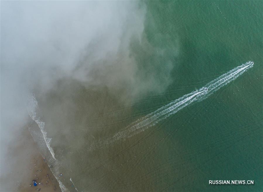 В прибрежном ландшафтном парке "Чжуцзяцзянь" начинается пик туристического сезона