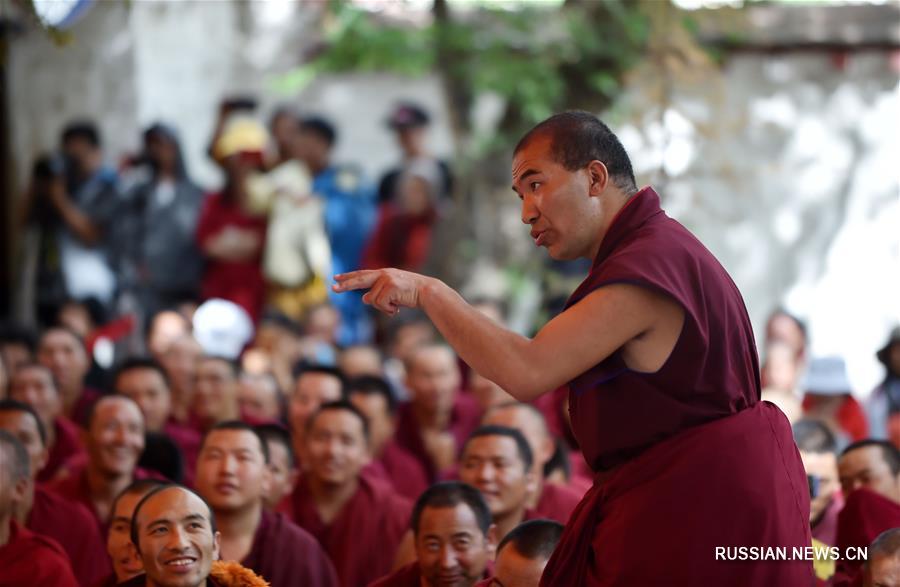 В монастыре тибетского буддизма Сэра прошли экзамены на ученую монашескую степень геше-лхарамба