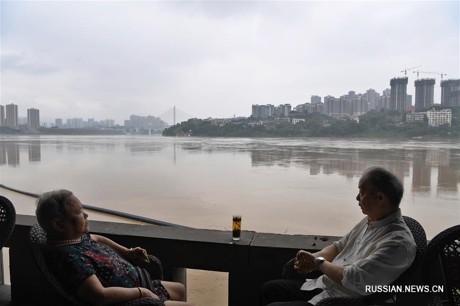 Уровень воды на чунцинском участке реки Цзялинцзян заметно повысился 