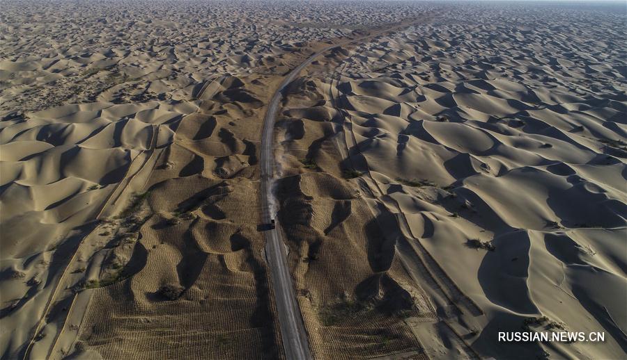 Строительство третьего шоссе через пустыню Такла-Макан