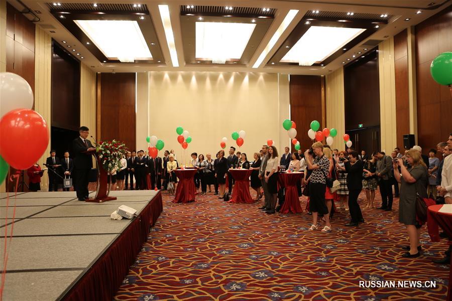 30 белорусских студентов и школьников получили Премию китайского посла