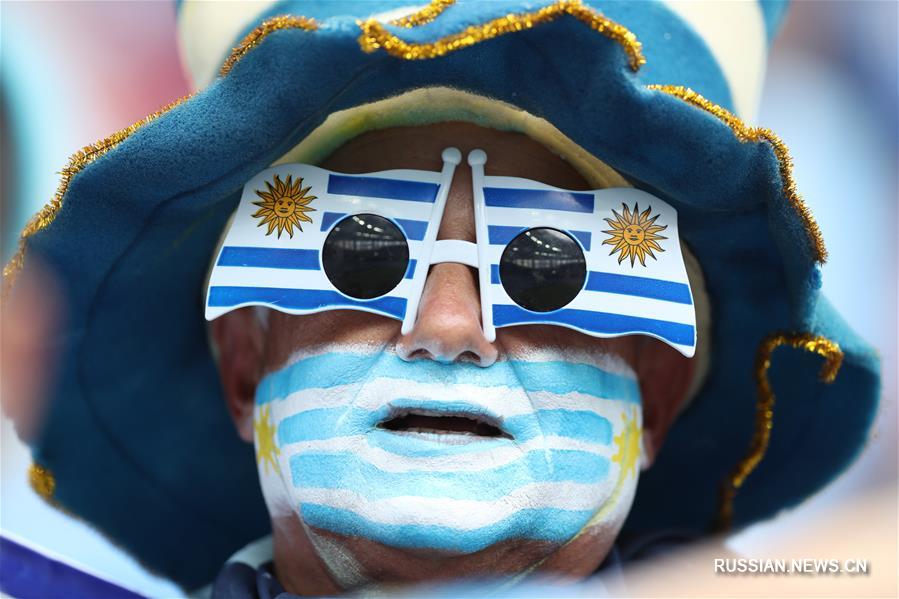 Футбол -- ЧМ-2018, четвертьфинал: болельщики перед матчем Уругвай -- Франция