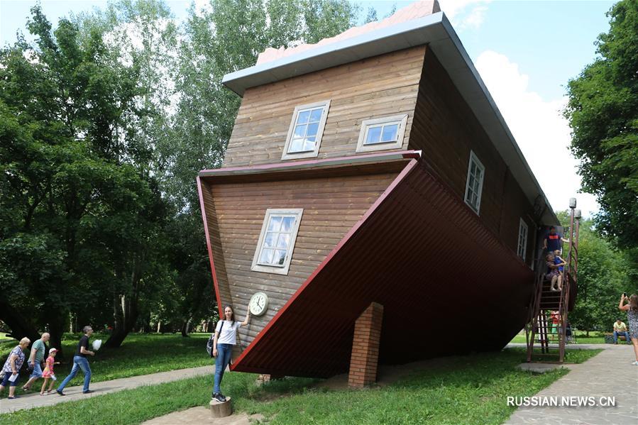 Дом-перевертыш в Беларуси