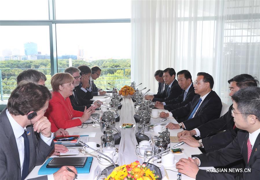 Ли Кэцян провел переговоры с канцлером ФРГ А. Меркель
