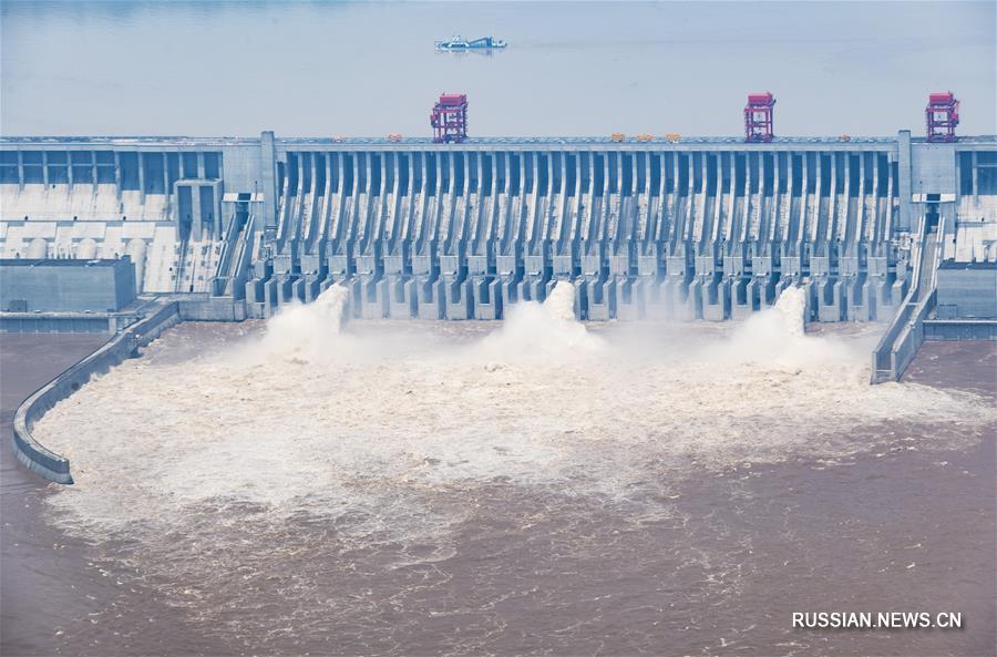 На реке Янцзы объявлено "оранжевое" предупреждение из-за угрозы наводнения