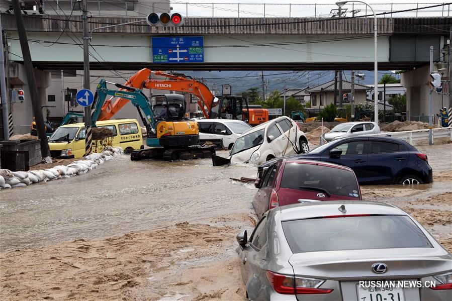 Многие районы Японии страдают от проливных дождей