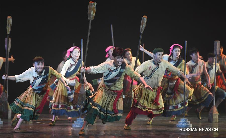 12-й Всекитайский фестиваль танца проходит в городе Куньмин провинции Юньнань