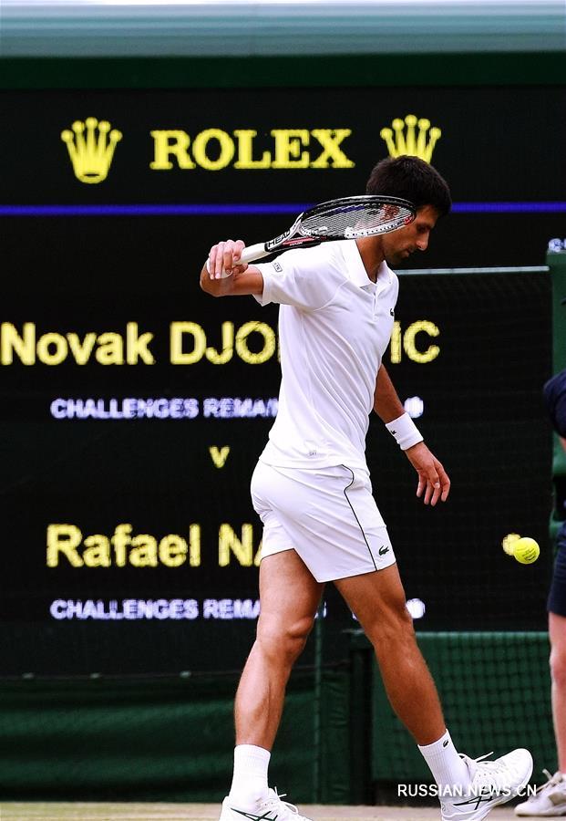 Джокович обыграл Надаля и вышел в финал Уимблдонского теннисного турнира