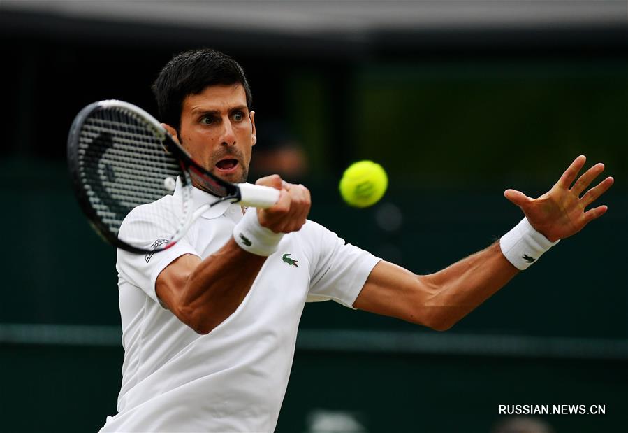 Джокович обыграл Надаля и вышел в финал Уимблдонского теннисного турнира