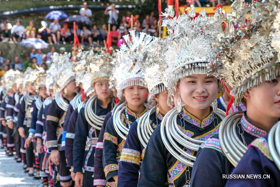 Праздник древних сказаний народности дун в провинции Гуйчжоу 