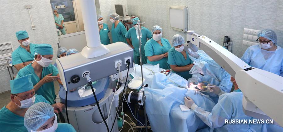 Белорусские хирурги впервые провели двустороннюю кохлеарную имплантацию у ребенка