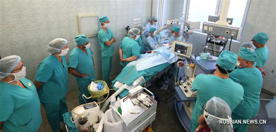Белорусские хирурги впервые провели двустороннюю кохлеарную имплантацию у ребенка