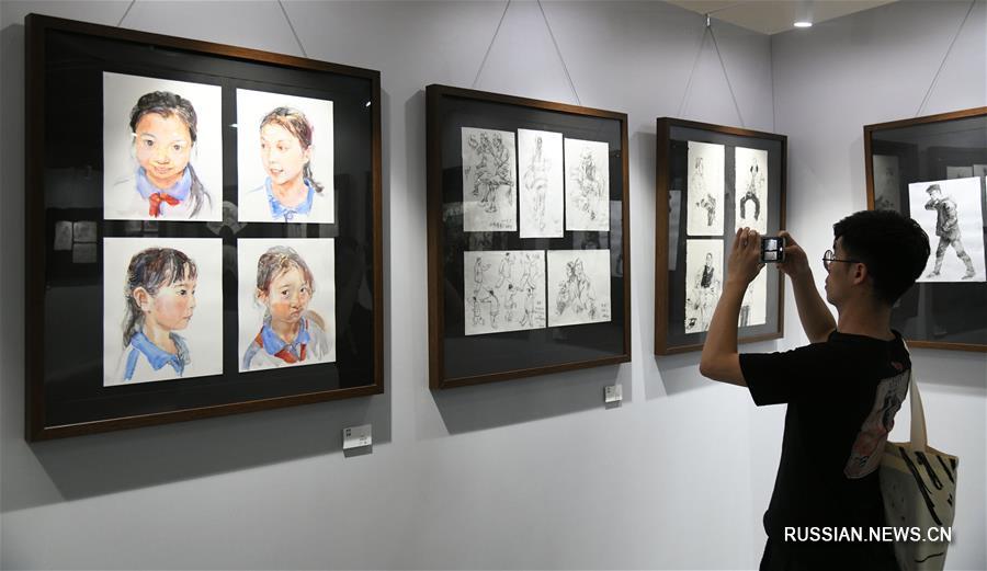 В Гуанчжоу открылась 4-я Выставка эскизов "Эпоха и жизнь"
