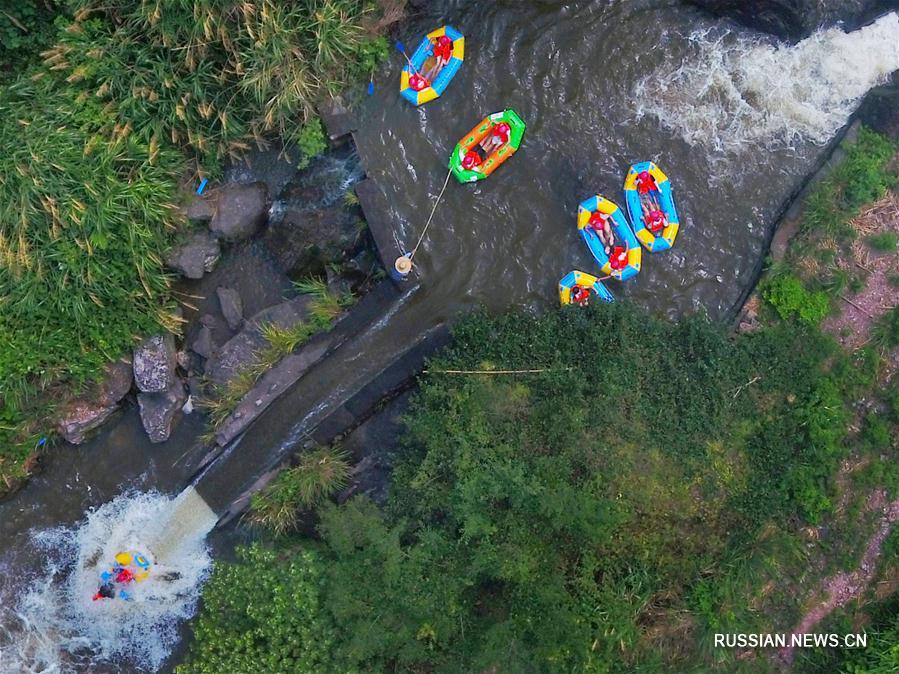 Водные развлечения в Китае летом