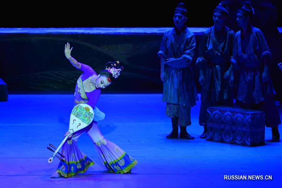 "Дождь из цветов вдоль Шелкового пути" в Ланьчжоу