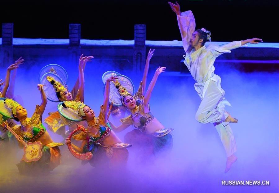 "Дождь из цветов вдоль Шелкового пути" в Ланьчжоу