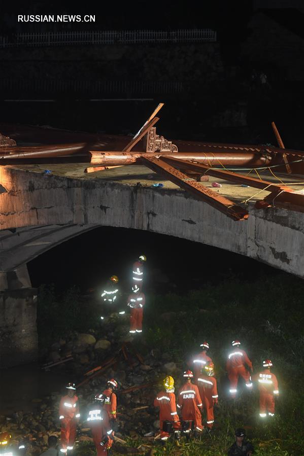 Число жертв в результате обрушения моста в провинции Чжэцзян возросло до 8 человек