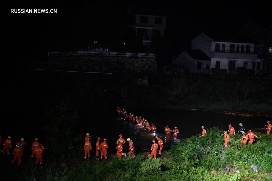Число жертв в результате обрушения моста в провинции Чжэцзян возросло до 8 человек