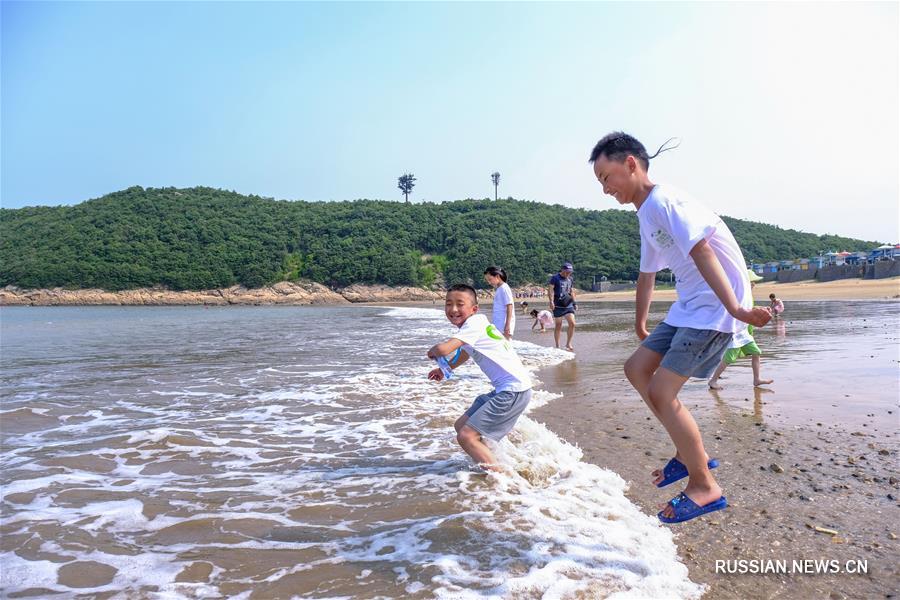 Летние каникулы на побережье для ребятишек из Тибетского АР