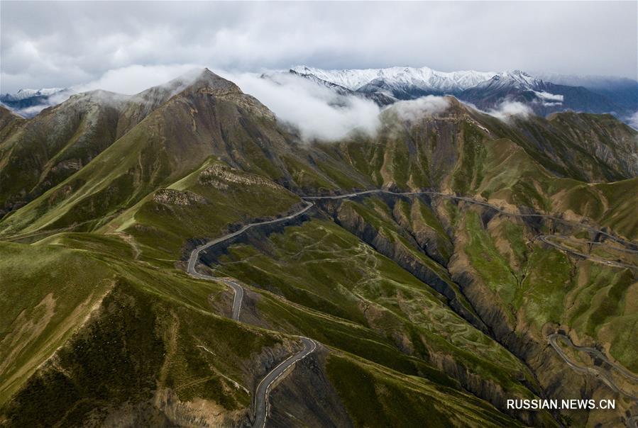 Прекрасные пейзажи Синьцзян-Уйгурского автономного района привлекают все больше туристов