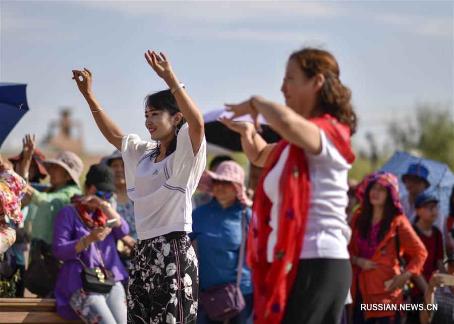 Прекрасные пейзажи Синьцзян-Уйгурского автономного района привлекают все больше туристов