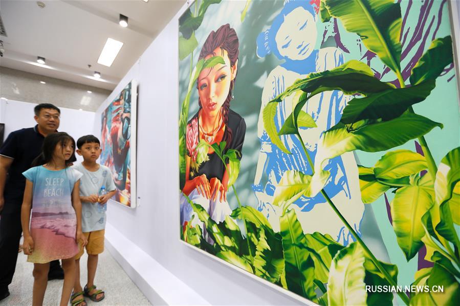 Выставка лучших произведений преподавателей и студентов Сычуаньского института изобразительных искусств 2018 года