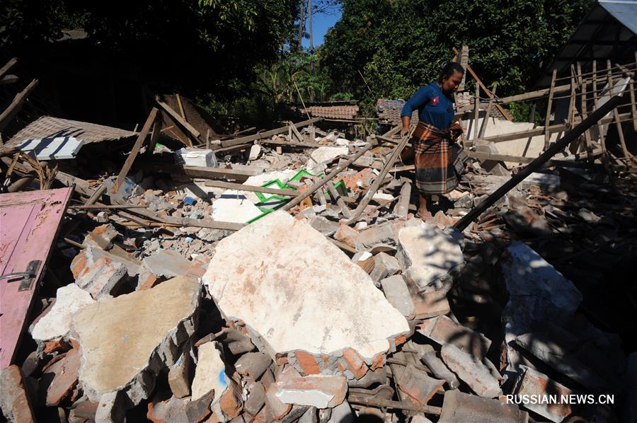 Число погибших при землетрясении в Индонезии возросло до 105