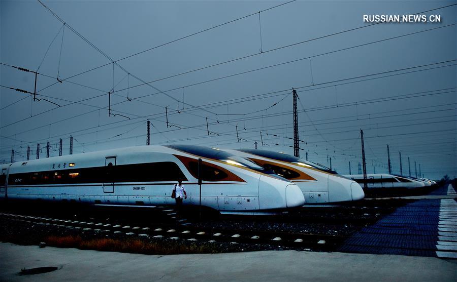 #（经济）（5）今起京津城际铁路按照350公里时速运行
