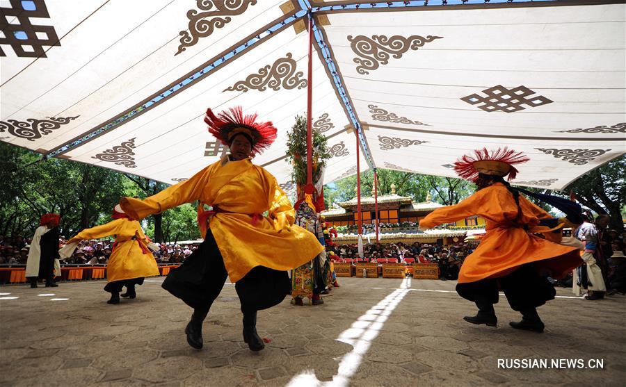 В Лхасе проходят конкурс и фестиваль тибетской музыкальной драмы
